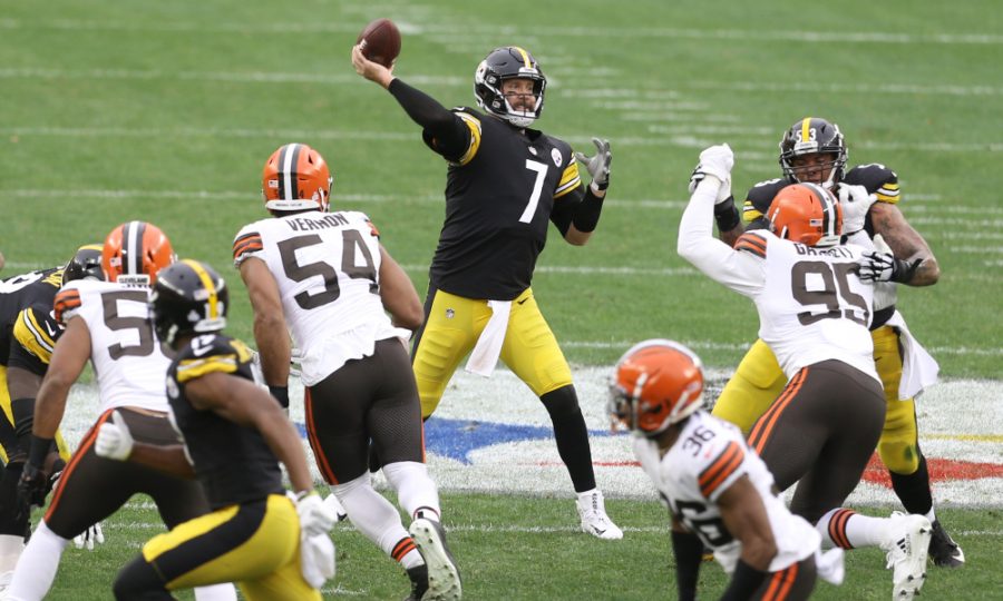 Oct 18, 2020; Pittsburgh, Pennsylvania, USA;  Pittsburgh Steelers quarterback Ben Roethlisberger (7) throws a pass against the Cleveland Browns during the third quarter at Heinz Field. Mandatory Credit: Charles LeClaire-USA TODAY Sports