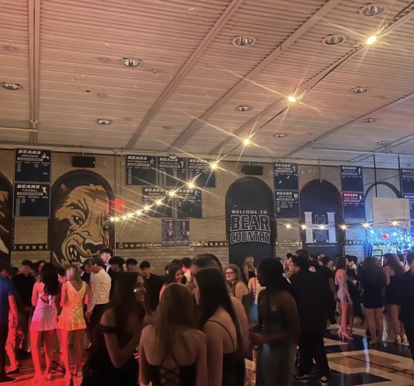 For the first time in 10 years: HHS Homecoming Dance