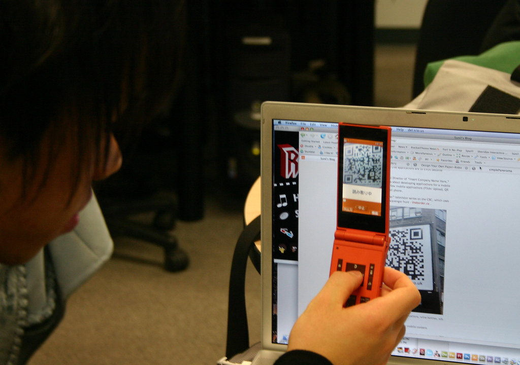 Should Phones Be Allowed in Classrooms?
